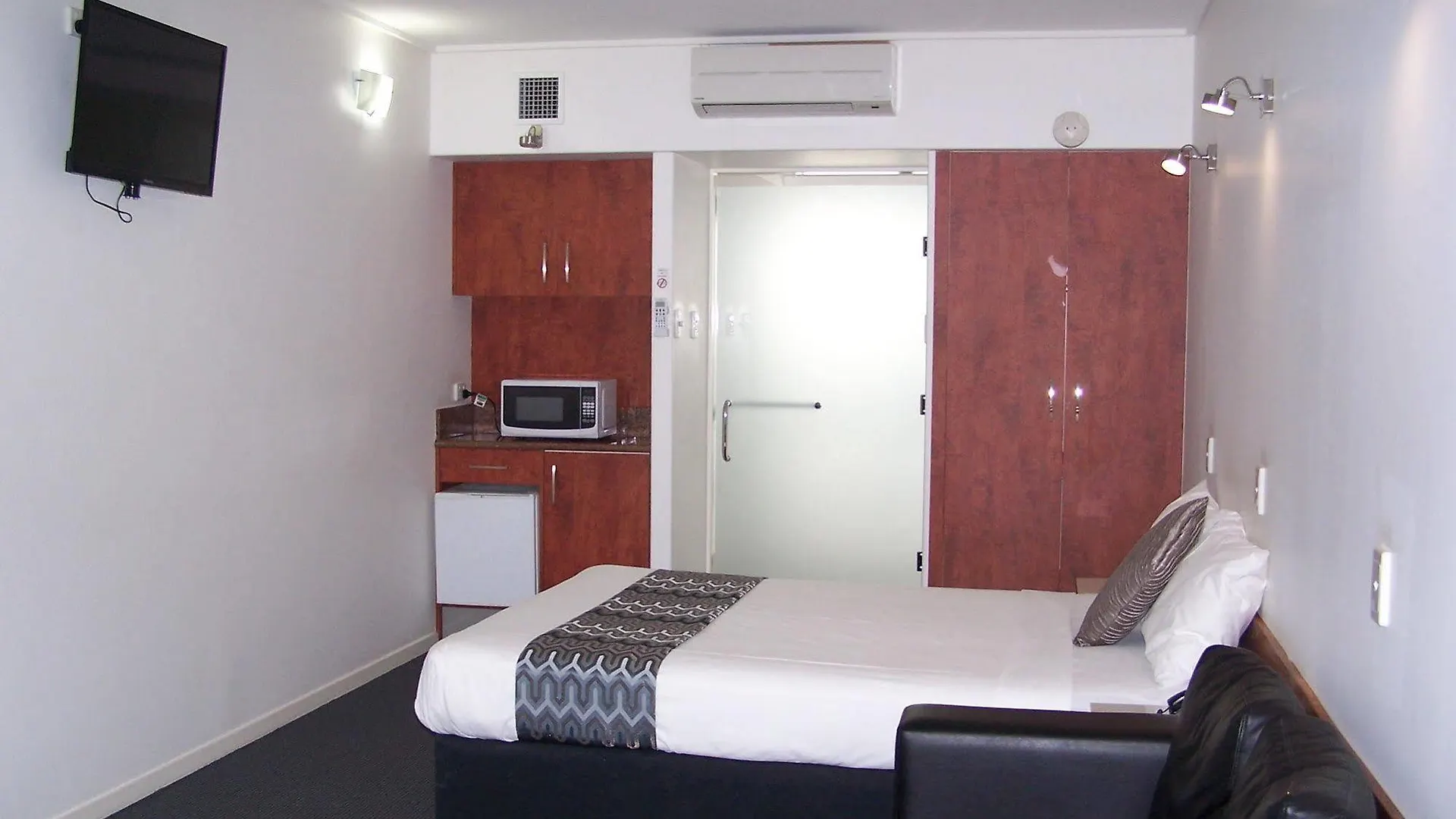 Ayr Traveller'S Motel 4*,