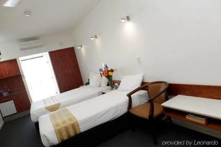 Ayr Traveller'S Motel